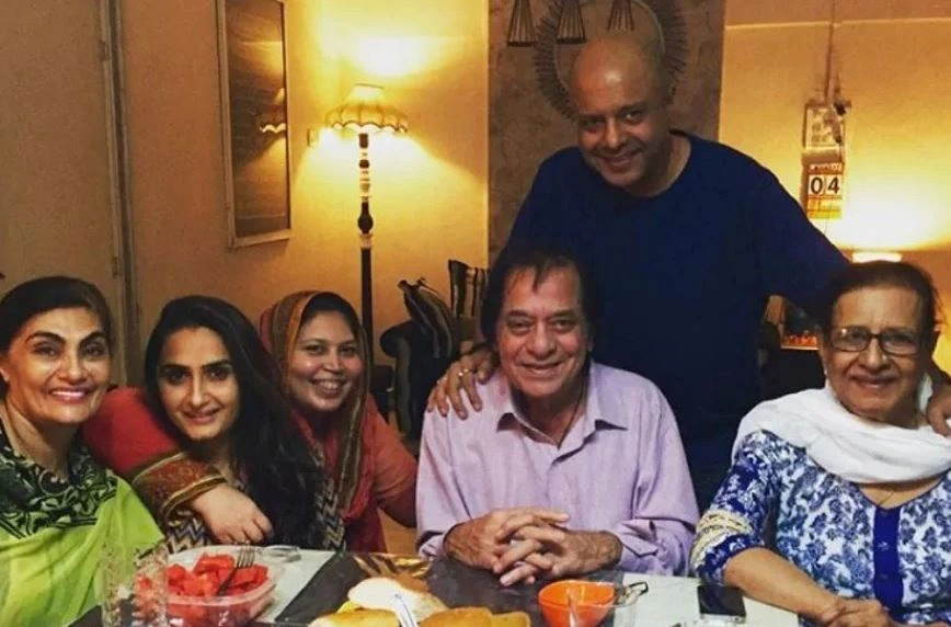 Muskkaan Jaferi Family