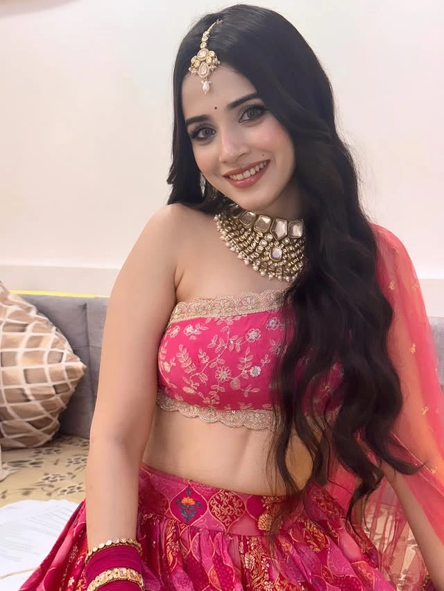 Pratiksha Honmukhe Bio