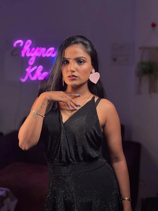 Shyna Khatri  Biography