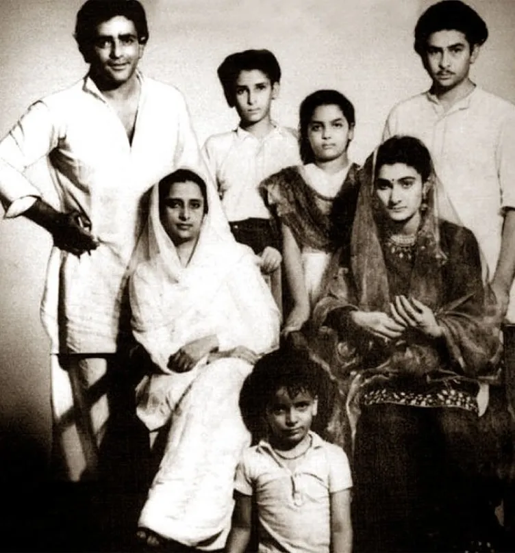 Nandi Kapoor Father, Mother and brothers